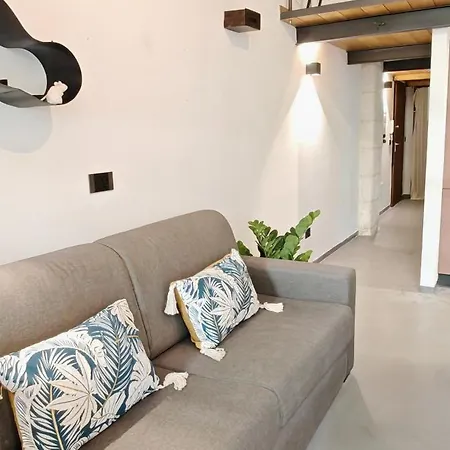 Via Roma 106 לינה וארוחת בוקר סאסארי