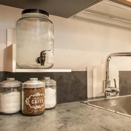 Via Roma 106 B&B 사사리